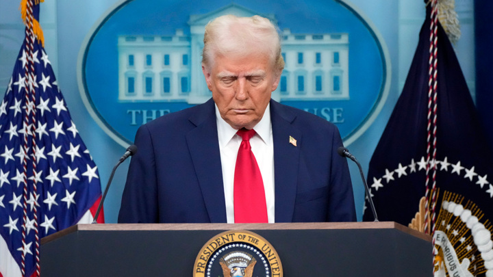 Лавров: Трамп находится под неприличным давлением ЕС и НАТО