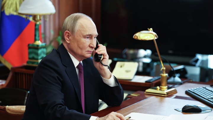 Путин проведет международный телефонный разговор вечером в пятницу