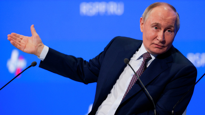 Путин рассказал, что с 90-х отстаивал идею развития собственного автопрома в РФ