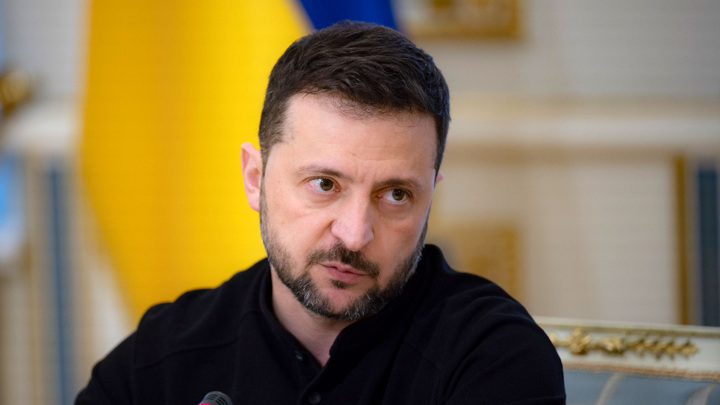 Зеленский поручил Умерову активизировать переговорный процесс с Россией