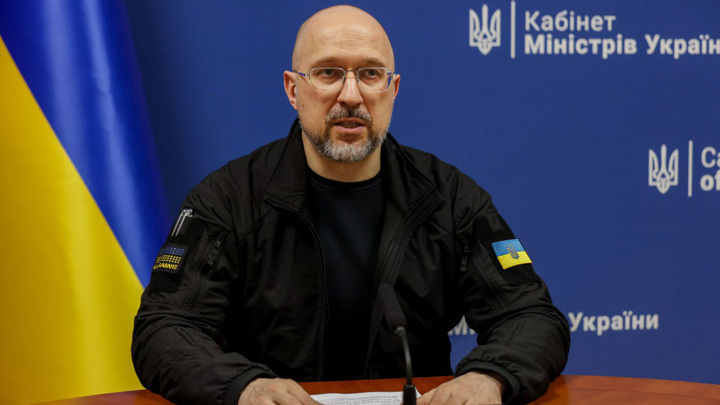 Зеленский обсудил с новым министром обороны удары вглубь России